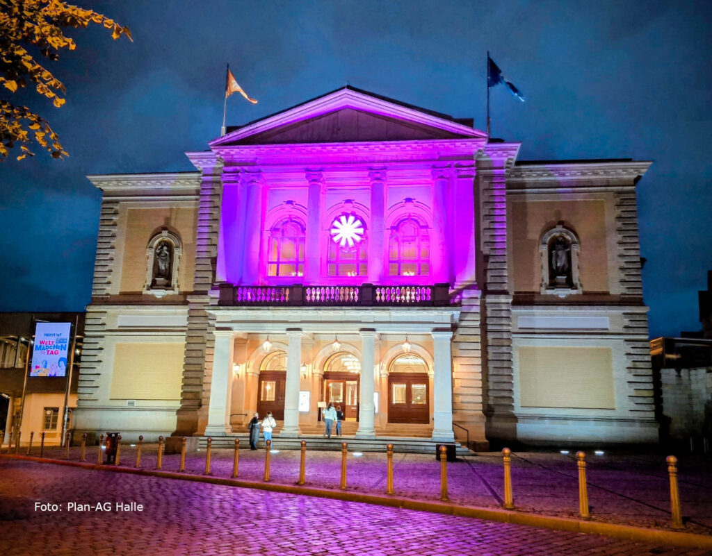 Die Oper Halle, pinkifiziert zum Weltmädchentag